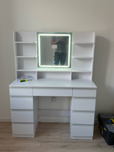 Photo de galerie - Coiffeuse 