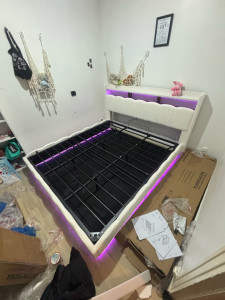 Photo de galerie -  un lit coffre avec LED intégrées