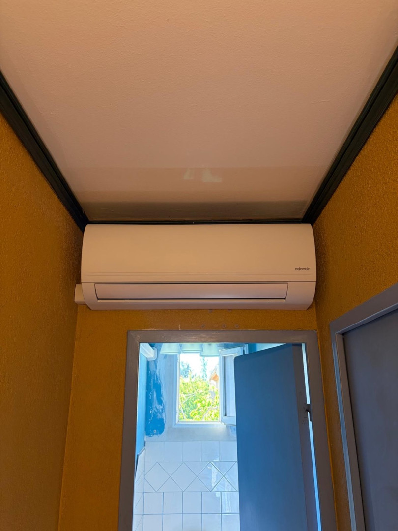 Unité intérieure de climatisation posée par DY Plomberie
