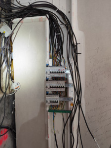 Photo de galerie - Installation électrique complète, tirage de câble et raccordement 