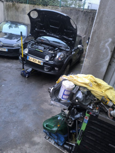 Photo de galerie - Mini Cooper 1.6 thp remplacement courroie d'accessoire+ entretien périodique bientôt bougie d'allumage vidange moteur ...