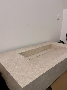 Photo de galerie - Vasque 100x50 entièrement carrelé avec finition joint époxy