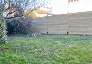 Photo de galerie - Pose d'une clôture en bois.