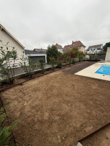 Photo de galerie - Pose des bordures ainsi que préparation pour gazon en rouleaux 