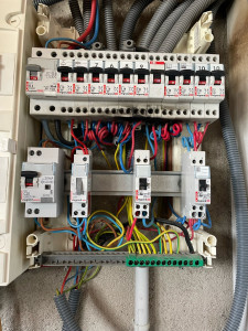 Photo de galerie - Pose et branchement tableau électrique 