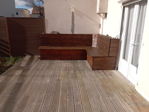 Photo de galerie - Réalisation d une terrasse et d un banc en bois