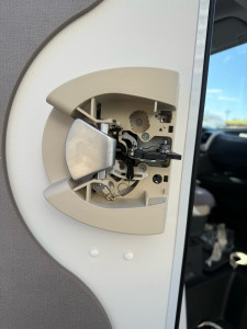 Photo de galerie - Changement de poignet de porte de camping car 