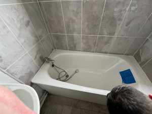Photo de galerie - Installation d'une baignoire neuve