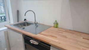 Photo de galerie - Installation plan de travail, evier, four, ...
