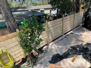 Photo de galerie - Création d’une clôture en bois