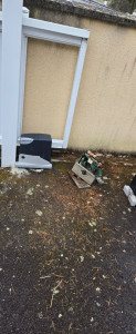 Photo de galerie - Changement d’un kit motorisation pour portail coulissant

