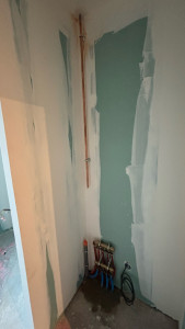 Photo de galerie - Réalisation de l’alimentation d’une salle d’eau avec double vasque plus un wc avec lave mains