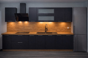 Photo de galerie - Besoin d’une cuisine sur mesure ? Je vends et pose votre cuisine de A à Z. Prise de mesures, plans 3D et installation complète. Pas besoin de vous déplacer, je me déplace chez vous pour votre projet.