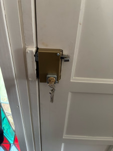 Photo de galerie - Ouverture plus remplacement serrure 