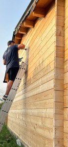 Photo de galerie - Application d’un saturateur bois extérieur 