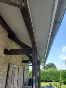 Photo de galerie - Pvc sous toiture avec tôle themolaque sur rive