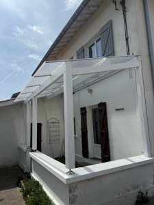 Photo de galerie - Lasure opaque pergola extérieure 