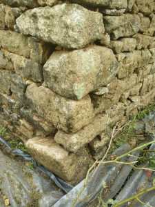 Photo de galerie - . Reprise de Maçonnerie sur un chaînage d'angle. avant.