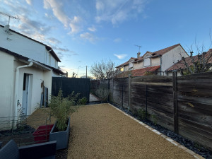 Photo de galerie - Création d’une clôture / Pavé / Cours en gravier 