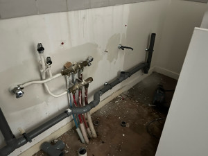 Photo de galerie - Réalisation d’une évacuation machine à laver et évier 