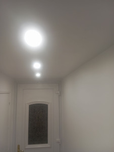 Photo de galerie - Installation de spots électriques.