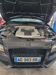 Photo de galerie - Petite vidange sur une audi a4 2l7 avec son  jolie v6 tdi 