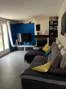 Photo de galerie - Mur peint en bleu indigo avec pose de sous couche au préalable. 