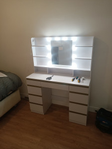 Photo de galerie - Coiffeuse 