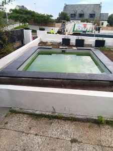 Photo de galerie - Sentir piscine avec dallage 