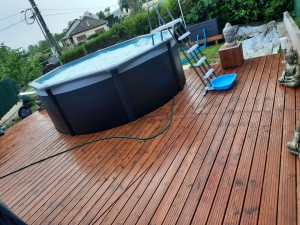 Photo de galerie - Montage de piscine
création terrasse bois
