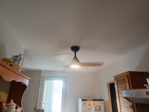 Photo de galerie - Montage et installation du ventilateur de plafond.