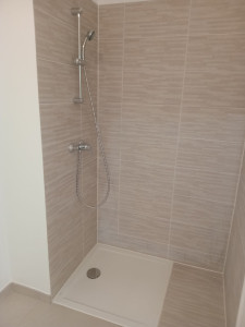 Photo de galerie - Plomberie générale, alimentation et ÉVACUATION puis installation des accessoires ( parois de douche, WC, receveur de douche, lavabo complet etc...)