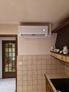 Photo de galerie - Installation d'une console murale afin de garantir un Hiver au chaud et un Été au frais. 