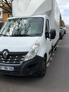 Photo de galerie - Camion 20m3 disponible pour transport et livraison en Île-de-France. Aide au chargement et déchargement possible. Transport meubles, électroménager et objets volumineux. Service rapide, sérieux et professionnel.