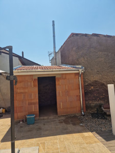 Photo de galerie - Réalisation d'une toiture de local technique de piscine.