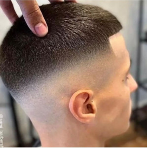 Photo de galerie - ? RACHID ROYAL CUTS – Votre coiffeur à domicile ! ?
✂️ Envie d’une coupe fraîche sans vous déplacer ?

? Je viens directement chez vous !

✅ Coupes de cheveux pour hommes ✅ Travail soigné et professionnel ✅ Prix abordables ✅ Service à domicile, confor