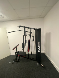 Photo de galerie - Montage de matériel de sport: station musculation