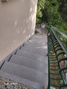 Photo de galerie - Peinture spécial sol avec paillettes et vernis 