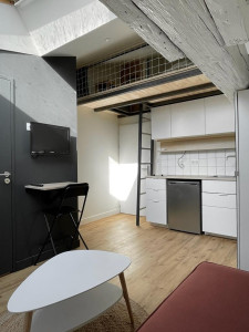 Photo de galerie - J'ai réalisé le revêtement de sol, ainsi que la cuisine dans un studio à nantes 