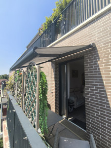 Photo de galerie - Installation store banne manuel.