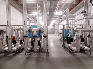 Photo de galerie - Électrification salle des machines de production de froid (pompes, sondes, vannes, ballon, etc) 