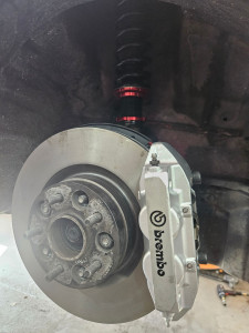 Photo de galerie - Changement de frein par kit gros frein brembo sur honda civic type r ek9 et adaptation de l'etrier car c'est un etrier de 370z à la base 