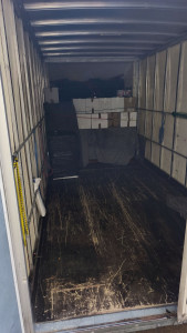 Photo de galerie - Propose le transport de vos meubles avec un grand soin.
? Meubles bien filmés, protégés et sécurisés