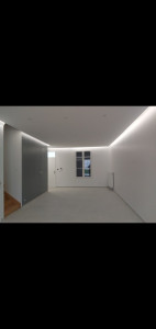 Photo de galerie - Carrelage et faux plafond avec led