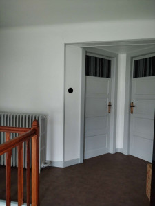 Photo de galerie - Préparation des supports (murs, plafonds, boiseries)
Application peinture soignée pour un rendu propre et durable