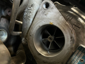 Photo de galerie - Diagnostic bruit a l’accélération manque d’huile turbo HS 