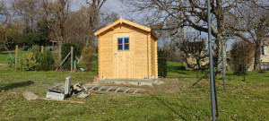 Photo de galerie - Réalisation dalle, assemblage et fixation d'un cabanon 
