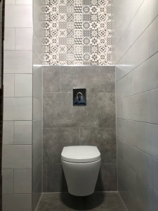 Photo de galerie - Carrelage et wc suspendu 