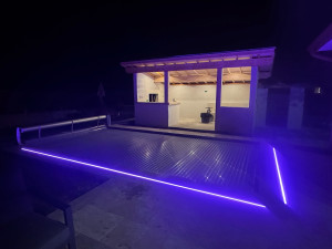 Photo de galerie - Éclairage, led, piscine et pull House