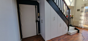 Photo de galerie - Fabrication rangement sous escaliers 